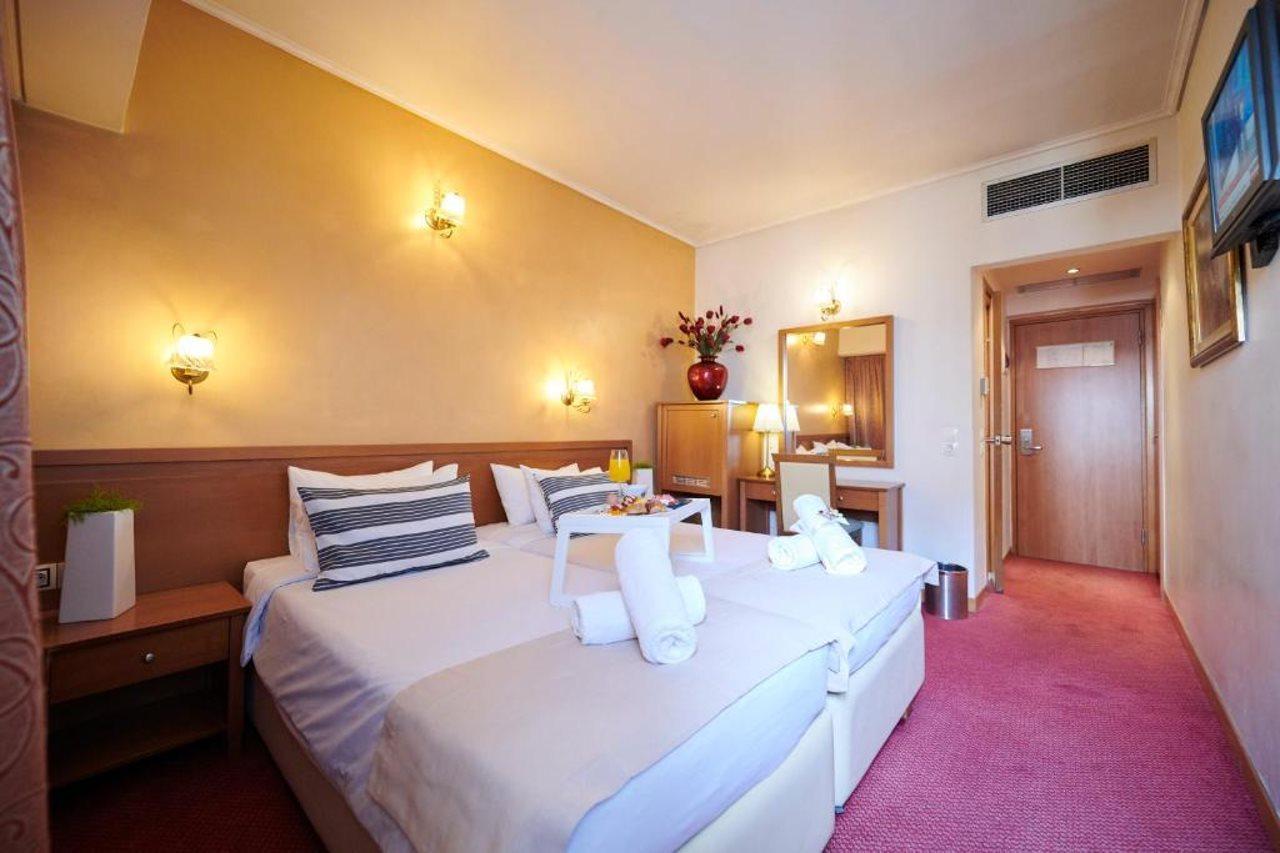 Crystal Hotel 3*